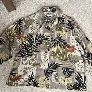 Chico's D•E•S•I•G•N Printed Tropical Collar Shirt Jacket in Beige, Olive & Black